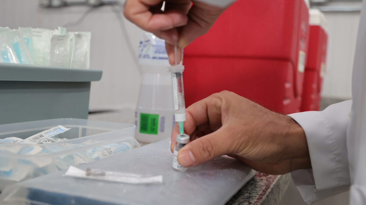 Público alvo segue ignorando a Chikungunya e somente 2.076 pessoas se vacinaram Público alvo segue ignorando a Chikungunya e somente 2.076 pessoas se vacinaram
