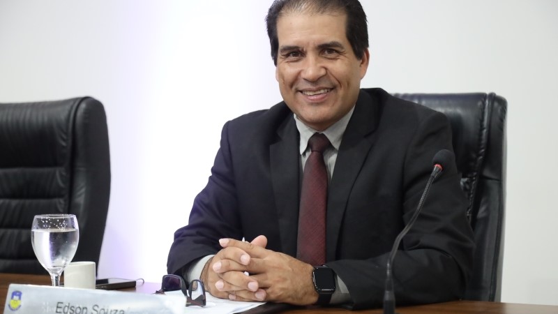 Souza sugere novas tecnologias para evitar cortes no asfalto durante obras de saneamento