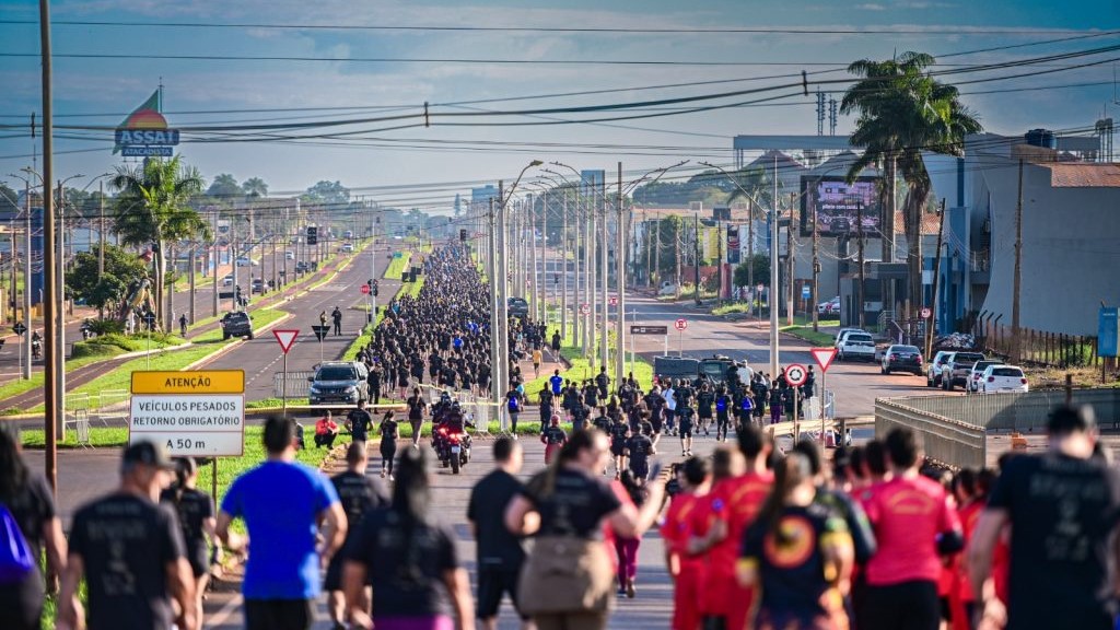 Corrida Águia da Fronteira reúne milhares de pessoas em comemoração aos 39 anos do DOF Corrida Águia da Fronteira reúne milhares de pessoas em comemoração aos 39 anos do DOF
