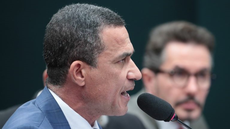 Comissão de Constituição e Justiça aprova PEC que reduz maioridade penal
