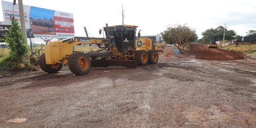 Serviço de cascalhamento na Ouro Fino está concentrado na Avenida Albertina Karling – Foto: A. Frota