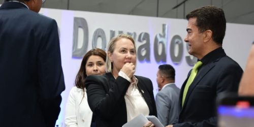 Prefeito Marçal Filho e a presidente da Câmara, vereadora Leandra Brambilla