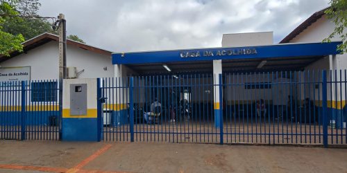 Prefeito Marçal Filho esteve na Casa da Acolhida na manhã mais fria do ano em Dourados – Foto: Assecom