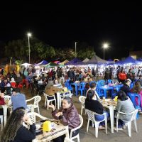 Feira Sabores completa um ano com música ao vivo, gastronomia e agricultura familiar