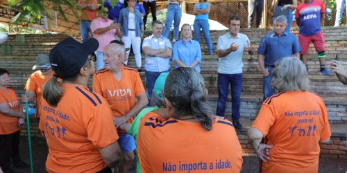 Prefeito Marçal Filho, secretários e a vereadora Liandra Brambilla se reuniu com moradores do BNH 2º Plano nesta quarta-feira – Foto: A. Frota