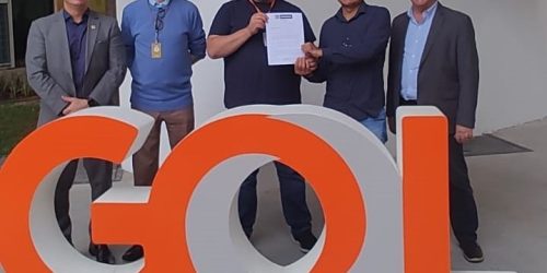 Marçal e Luís Roberto com os diretores da GOL na sede da empresa em São Paulo. Divulgação/Agecom