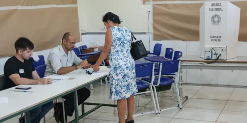 Seis estados e o DF terão segundo turno para governador
