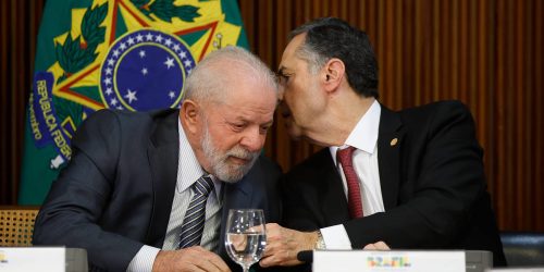 O presidente Lula e o presidente do STF, Luís Roberto Barroso, durante reunião de instalação da
Comissão Nacional do G20, no Planalto, nesta quinta (23) - Pedro Ladeira/Folhapress