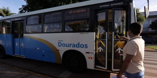 Prefeito Marçal Filho anuncia redução no preço da passagem de ônibus, feito histórico em Dourados. Foto: A. Frota