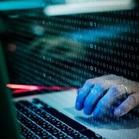 Suspeita de crimes cibernéticos é presa em Pernambuco