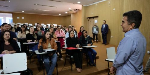 Prefeito Marçal Filho fala para os novos profissionais da Educação durante solenidade de posse dos aprovados no concurso público. Foto: A. Frota