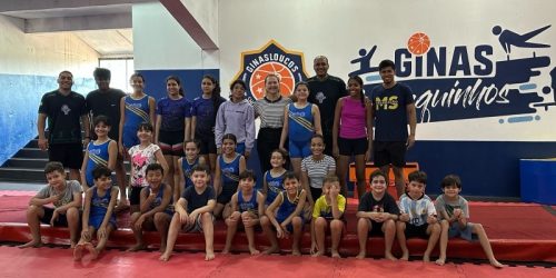 Vereadora Liandra durante visita a projeto social em Dourados. Foto: Assessoria/CMD