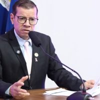 Pedido de Pedro Pepa avança e Estado avaliará reforma das calçadas da Escola Alício Araújo