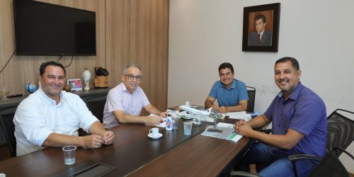O vereador Márcio Pudim reunido com o prefeito Marçal Filho, com o secretário de Governo, João Alcântara e com o chefe de Gabinete, Juarez de Oliveira – Foto: A. Frota