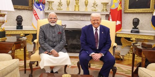 O primeiro-ministro se encontra com o presidente dos EUA, Sr. Donald Trump, na Casa Branca em Washington DC, EUA, em 13 de fevereiro de 2025.