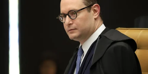 STF: Zanin pede a Fachin acesso a todo material de celular de Vorcaro