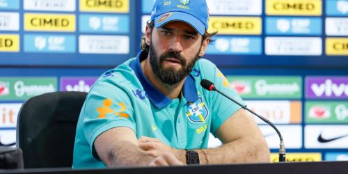 Alisson durante entrevista coletiva no CT Joaquim Grava
Créditos: Rafael Ribeiro/CBF