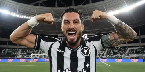 Alex Telles festeja o gol da vitória do Botafogo sobre a Chapecoense, no RioVitor Silva / Botafogo