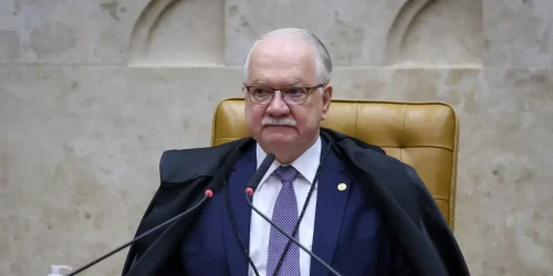 Fachin suspende decisões de Mendonça e Dino sobre diretor da PF