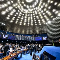 Senado aprova fim da escala 6×1 com redução da jornada para 40 horas semanais