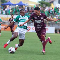 Nos acréscimos, Ferroviária arranca empate do Maringá no primeiro jogo da final da Série C