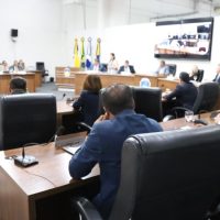 Câmara realiza duas sessões e aprova projetos em primeira e segunda votação