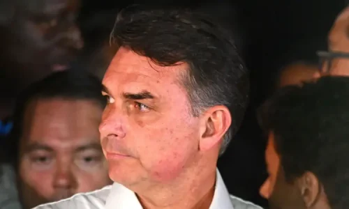 Flávio Bolsonaro chega aos Estados Unidos