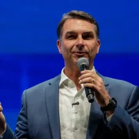 Flávio diz que vai ao debate Band/Jovem Pan após Lula confirmar presença