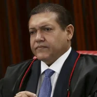 Ministro Nunes Marques marca julgamento em plenário do TSE sobre caso de Flávio e Nossa Senhora