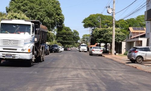 Recapeamento das ruas Clóvis Cerzósimo e Iguaçu passa de 70%