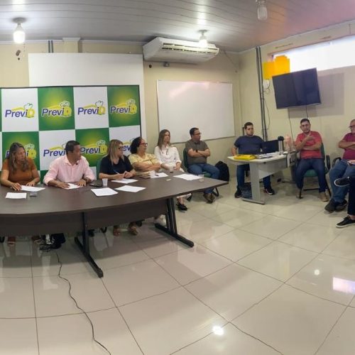 Comissão Eleitoral define os últimos detalhes para a eleição da presidência do Previd nesta sexta-feira. Divulgação/Assecom