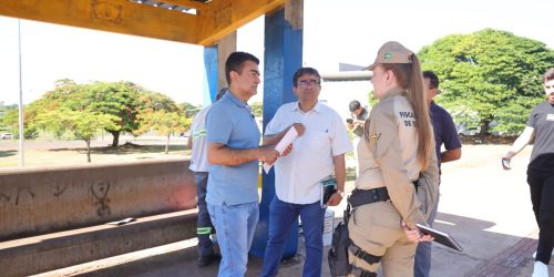 Prefeito Marçal Filho e diretor-presidente da Agetran, Juscelino Cabral, acompanharam os serviços – Foto: A.Frota