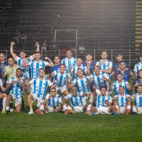 Jogadores e Comissão Técnica do Ivinhema comemoram classificação após o jogo (Foto: Juninho Nogueira)