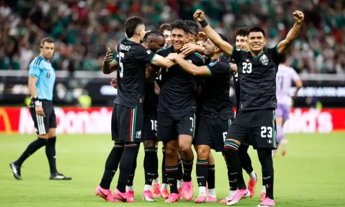 Jogadores do México celebram gol marcado sobre a Coreia do Sul na Copa do Mundo (Foto: Ulises Ruiz/AFP)