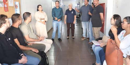 Prefeito Marçal Filho recebeu novos profissionais que vão atuar na rede pública de saúde de Dourados e destacou acolhimento à população. Crédito: Assecom