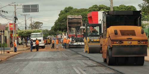 Recapeamento teve início no cruzamento das ruas Itamaraty com Bela Vista, no Água Boa – Fotos: A. Frota