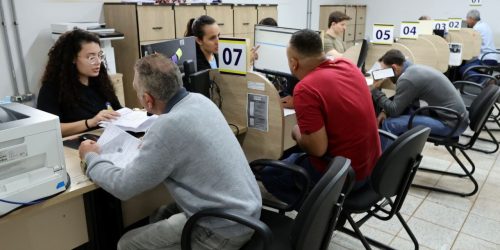 Contribuinte pode negociar seus débitos com o município na Central do Cidadão. Foto: A. Frota