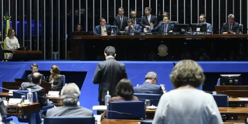 Governistas e oposicionistas divergiram sobre o projeto que elimina visto para turistas de EUA, Canadá, Japão e Austrália
