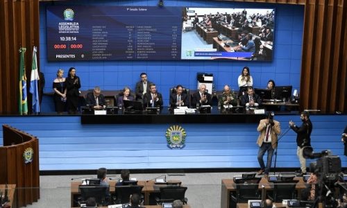 Aliança entre poderes e trabalho pelo desenvolvimento socioeconômico de MS marcam abertura do ano legislativo