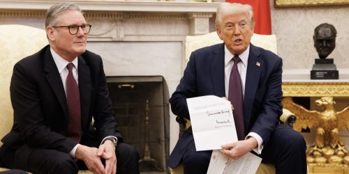 Primeiro -ministro Keir Starmer conhece o presidente dos EUA, Donald Trump27/02/2025. Washinton D.C., Estados Unidos. O primeiro -ministro Keir Starmer conhece Donald Trump, presidente dos Estados Unidos da América para uma reunião bilateral na Casa Branca. Imagem de Simon Dawson / No 10 Downing Street