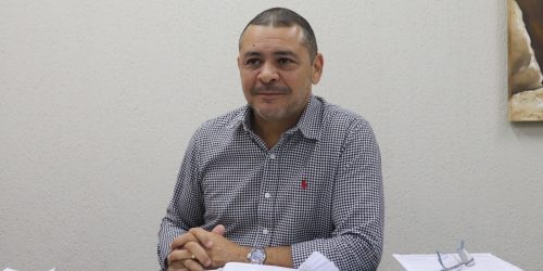 O procurador-geral do município, Alessandro Lemes Fagundes, anuncia cancelamento da cobrança da taxa de localização para advogados. Foto: A. Frota