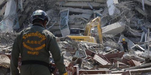 Um terremoto de magnitude 7,7 atinge Myanmar, tremores são sentidos na vizinha Tailândia. Foto: Nyein Chan Naing/EPA