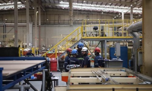 MS gerou 1.938 empregos formais no bimestre, com destaque para Construção e Serviços