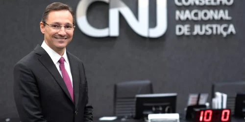 Ulisses Rabaneda entregou o passaporte à Polícia Federal por determinação do ministro Flávio Dino. (Foto: Pedro França/CNJ)