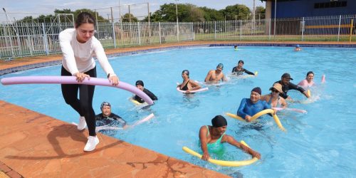 Hidroginástica é uma das modalidades oferecidas no Jorjão de forma gratuita pela Prefeitura de Dourados. Foto: A. Frota