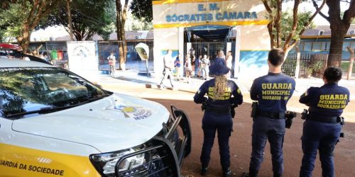 Logo nas primeiras horas da manhã, equipes da GM já conduziam as rondas escolares no início do ano letivo da Reme em Dourados- Foto: A. Frota