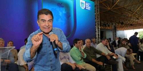 Prefeito Marçal Filho discursa durante solenidade para lançamento de obras do governo federal em Dourados. Foto: A. Frota