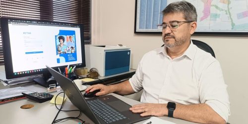 Fábio Luís, secretário municipal de Planejamento, fala sobre os serviços que o cidadão pode ter acesso de forma online. Foto: Assecom