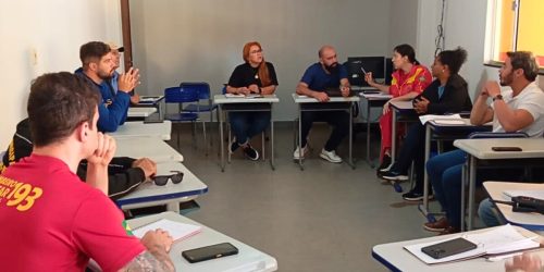 Reunião na segunda-feira tratou sobre ajustes finais entre equipes das prefeituras de Dourados e Itaporã, Bombeiros, PM, Agetran e Federação de Atletismo de MS. Foto: Assecom