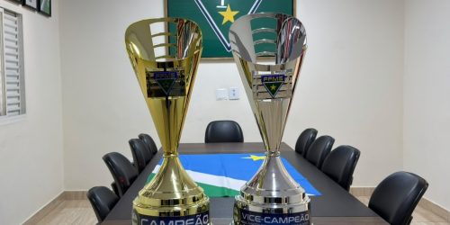 Troféus de Campeão e Vice-Campeão (Foto: Duda Paes)